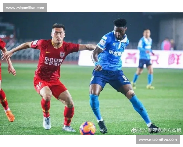 上海申鑫主场迎战广州恒大中超新老势力正面碰撞焦点之战一触即发 上海申鑫主场迎战广州恒大中超新老势力正面碰撞焦点之战一触即发